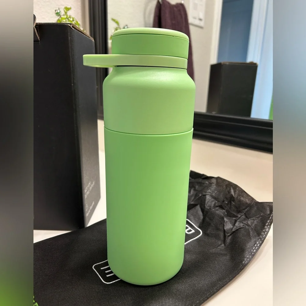 BrüMate Rotera Touchless Water Bottle - Kiwi Green - Picture 4 of 8
